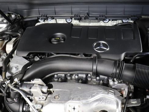 Used 2023 Mercedes-Benz GLB 250 w/ AMG Line image 16