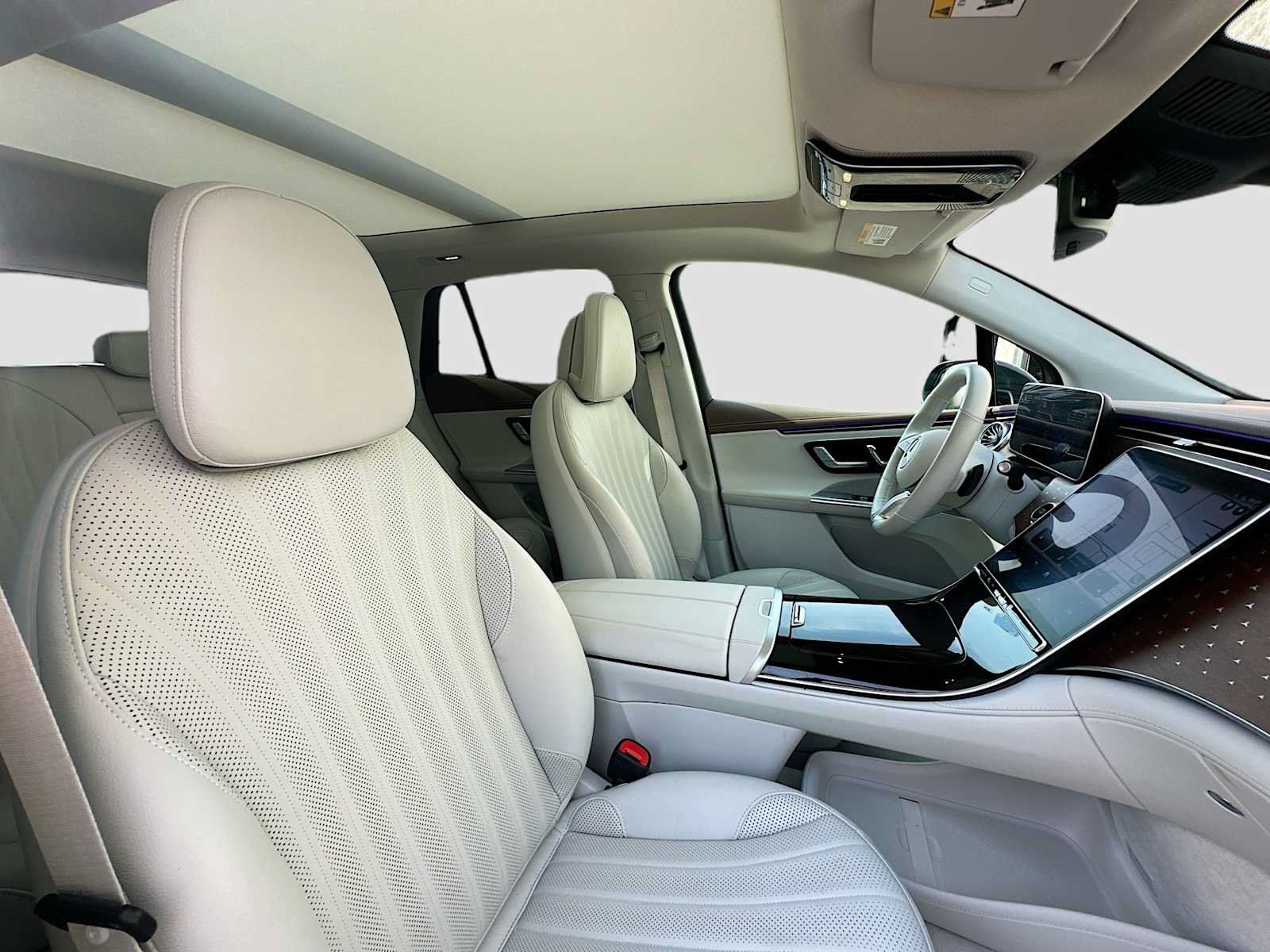 Used 2023 Mercedes-Benz EQE 350+ SUV image 29