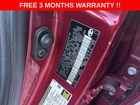 Used 2024 Toyota Corolla SE w/ SE Convenience Package FWD image 28
