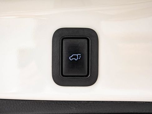 Used 2017 Toyota Highlander Limited w/ Protection Package #3 AWD/4WD image 23