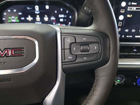 Used 2022 GMC Sierra 1500 SLT image 16
