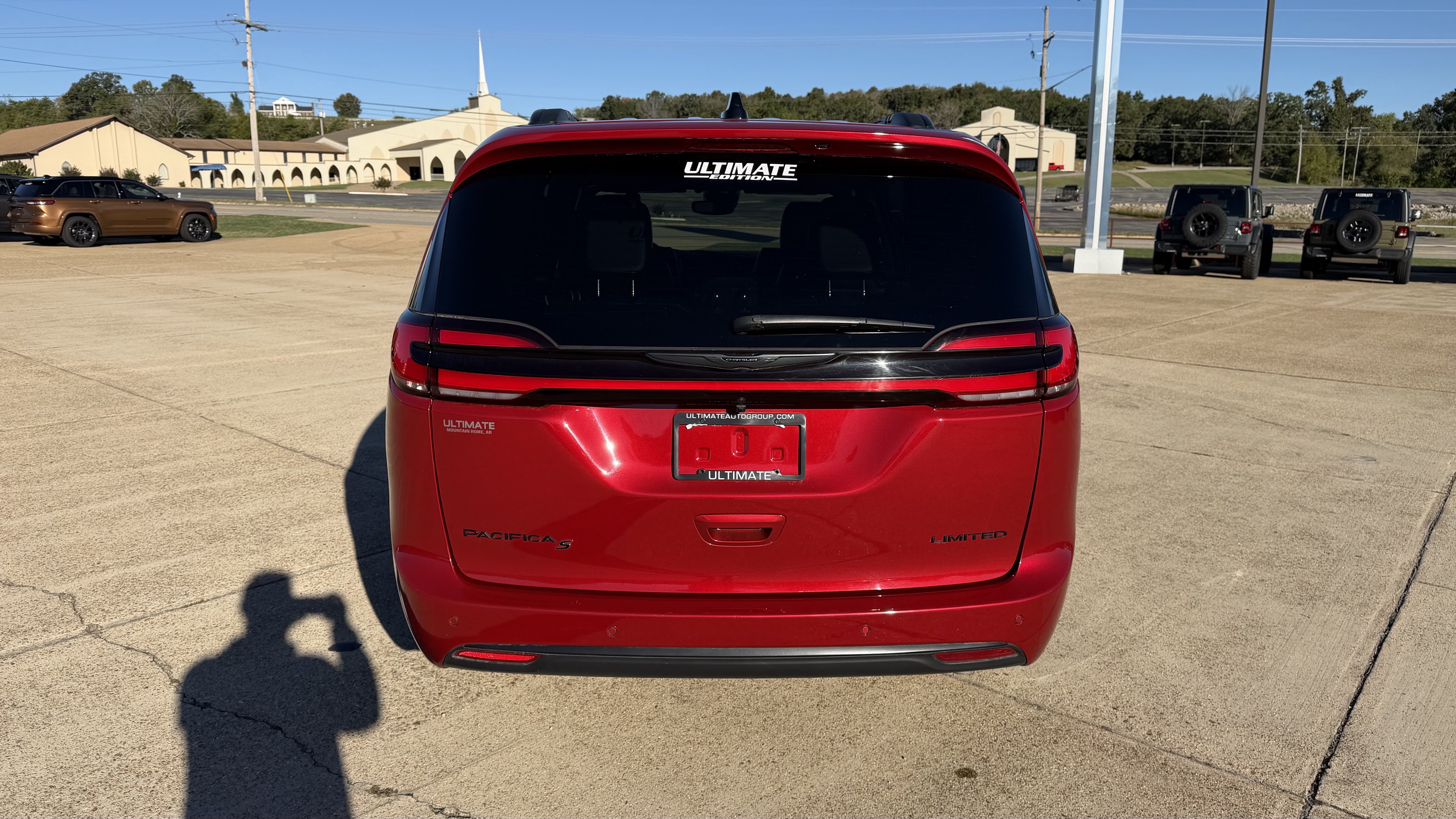 Used 2026 Chrysler Pacifica Limited w/ S Appearance Package FWD image 6
