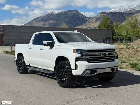Used 2019 Chevrolet Silverado 1500 High Country w/ Technology Package AWD/4WD image 1