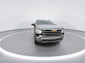 Used 2024 Chevrolet Silverado 1500 High Country w/ Technology Package video 3