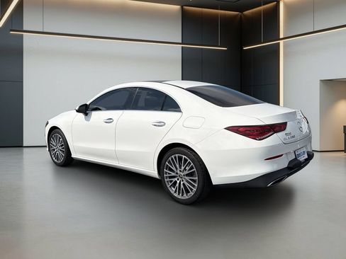 Used 2022 Mercedes-Benz CLA 250 4MATIC image 3