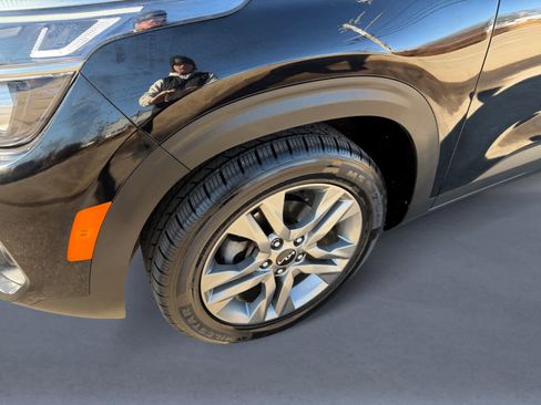 Used 2023 Kia Seltos S image 9