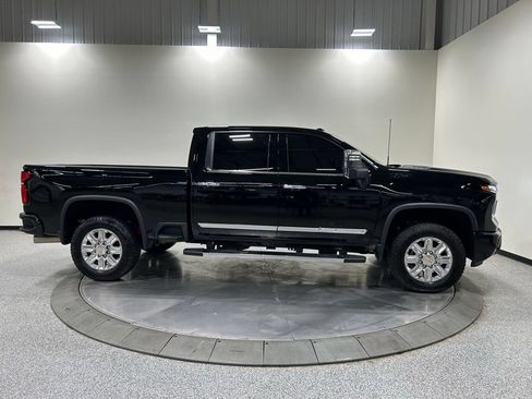 Used 2025 Chevrolet Silverado 2500 High Country w/ Z71 Off-Road Package AWD/4WD image 6