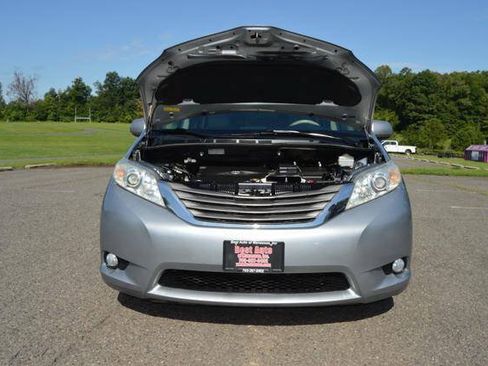Used 2011 Toyota Sienna XLE w/ XLE Navigation Pkg FWD image 66