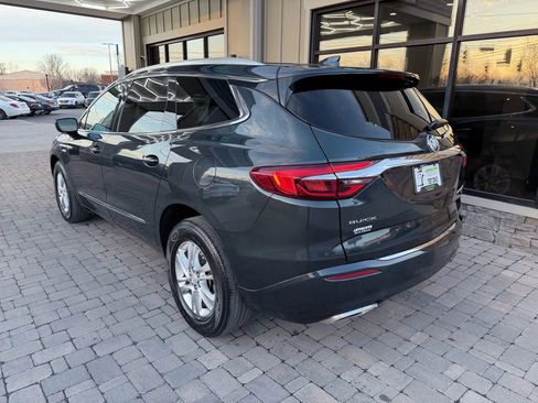 Used 2018 Buick Enclave Essence image 24
