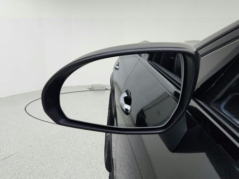 Used 2024 Mercedes-Benz GLC 300 4MATIC image 21