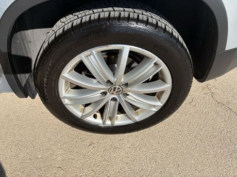 Used 2013 Volkswagen Tiguan S image 19