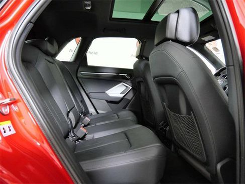 Used 2022 Audi Q3 2.0T Premium Plus w/ Premium Plus Package image 13