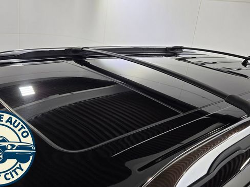Used 2017 Ford Explorer Limited w/ Equipment Group 301A AWD/4WD image 10