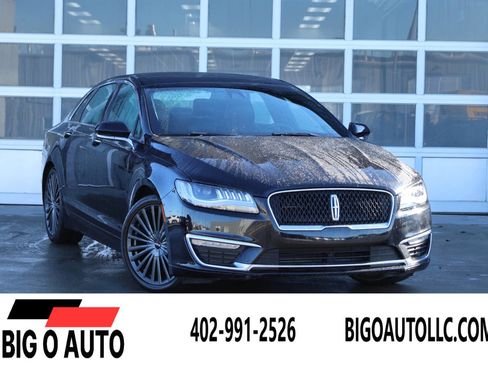 Used 2019 Lincoln MKZ Premiere image 1