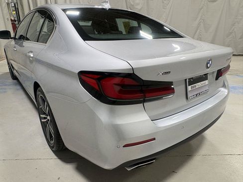 Used 2021 BMW 530i xDrive w/ Convenience Package AWD/4WD image 16