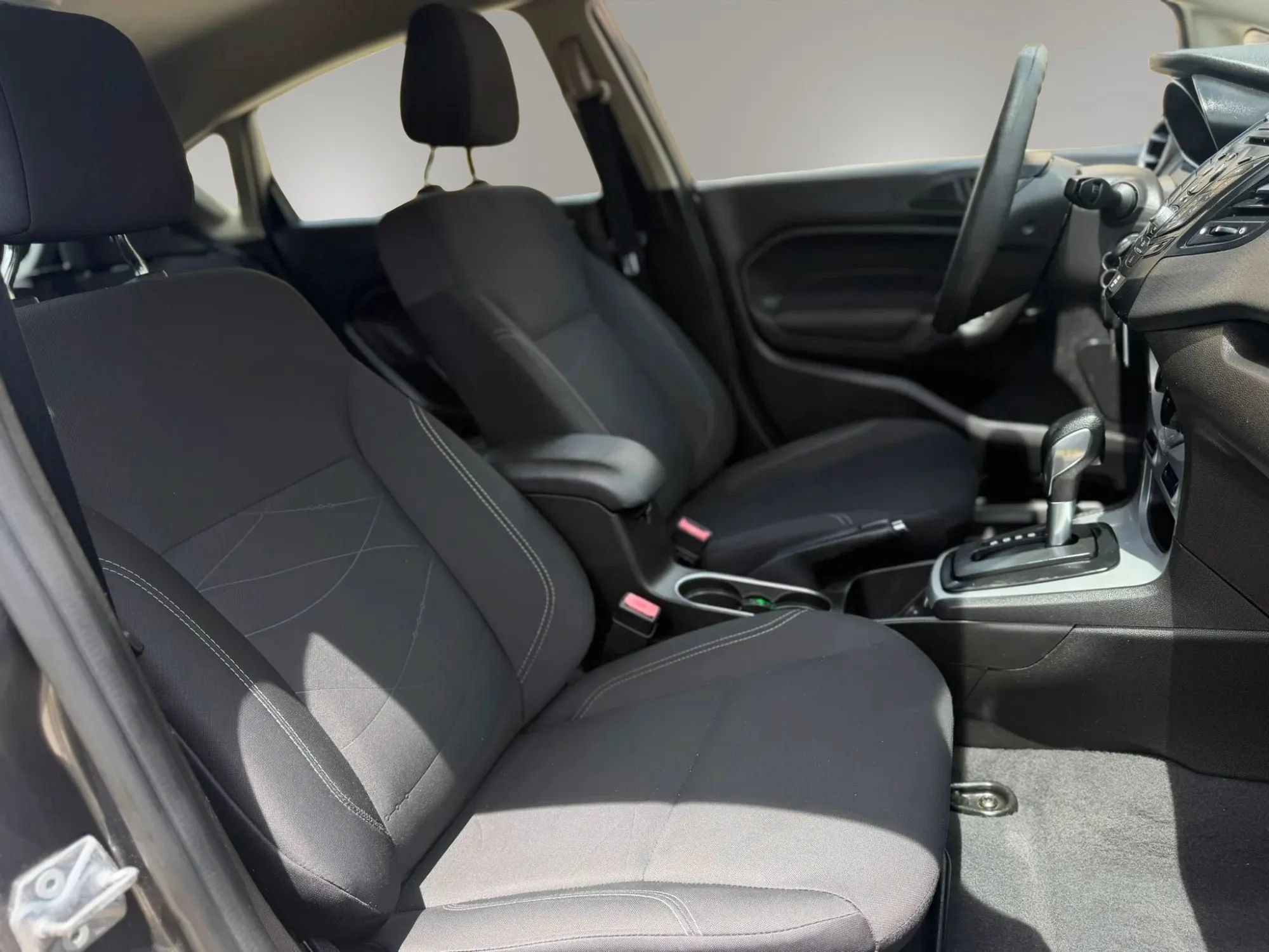 Used 2018 Ford Fiesta SE FWD image 31