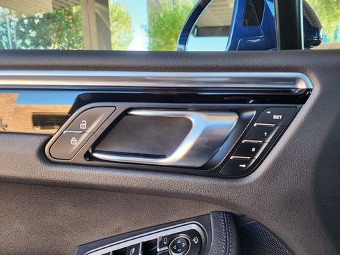 Used 2022 Porsche Macan image 20