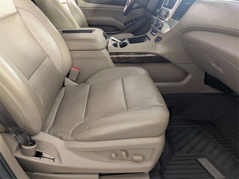 Used 2018 GMC Yukon SLT w/ Premium Edition image 35