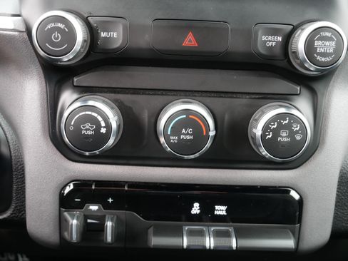 Used 2024 RAM 2500 Big Horn w/ Bed Utility Group image 23