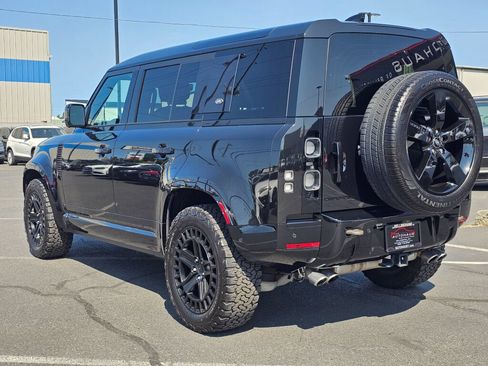 Used 2023 Land Rover Defender 110 V8 AWD/4WD image 3