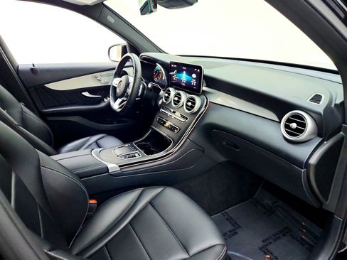 Certified 2022 Mercedes-Benz GLC 300 image 23
