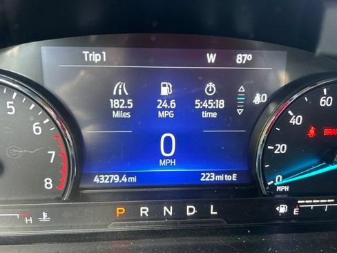 Used 2022 Ford Explorer XLT w/ Equipment Group 202A RWD image 11