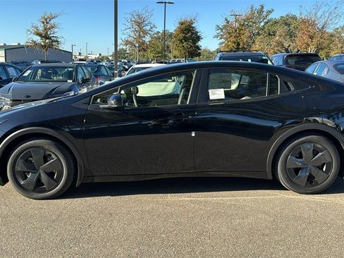 New 2026 Toyota Prius SE image 4