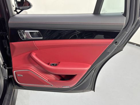 Used 2022 Porsche Panamera 4 w/ Premium Package image 49