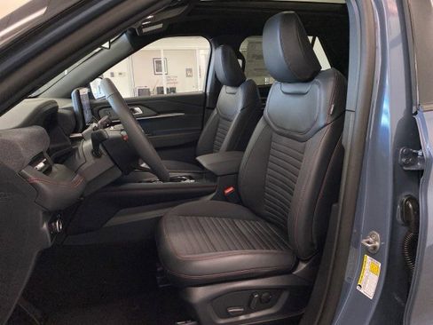 New 2026 Ford Explorer ST-Line w/ ST-Line Street Pack image 16