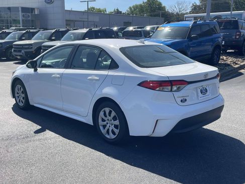 Used 2023 Toyota Corolla LE FWD image 4