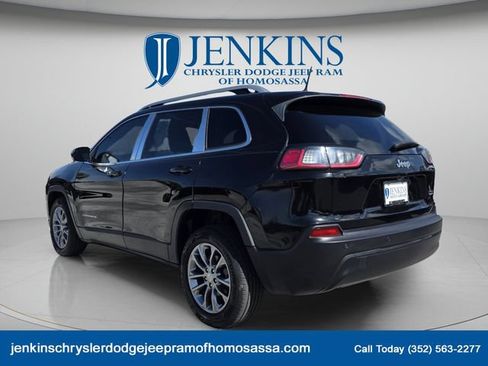 Used 2019 Jeep Cherokee Latitude Plus w/ Comfort/Convenience Group FWD image 6