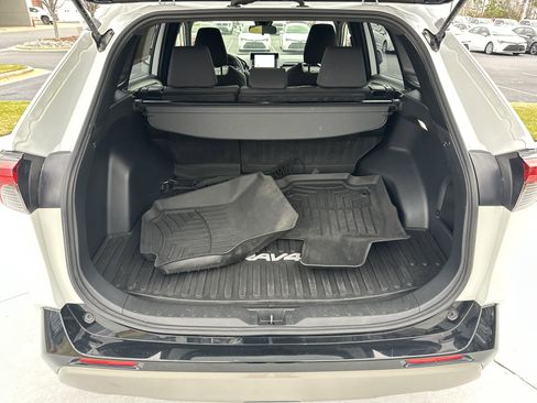 Certified 2023 Toyota RAV4 SE image 31