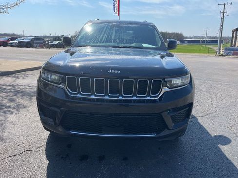 Used 2024 Jeep Grand Cherokee Laredo w/ Luxury Tech Group I image 2