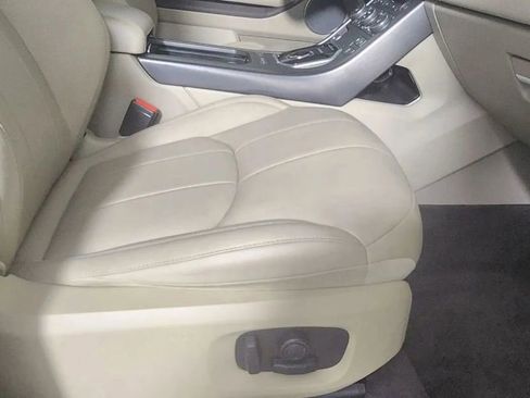 Used 2019 Land Rover Range Rover Evoque SE AWD/4WD image 44