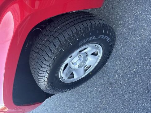 Used 2022 Toyota Tacoma SR5 image 11