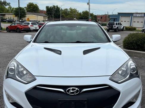Used 2014 Hyundai Genesis 2.0T RWD image 8