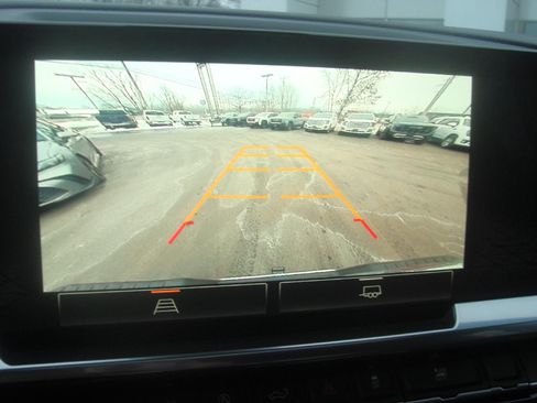 Used 2023 GMC Sierra 1500 SLT w/ SLT Convenience Package image 16