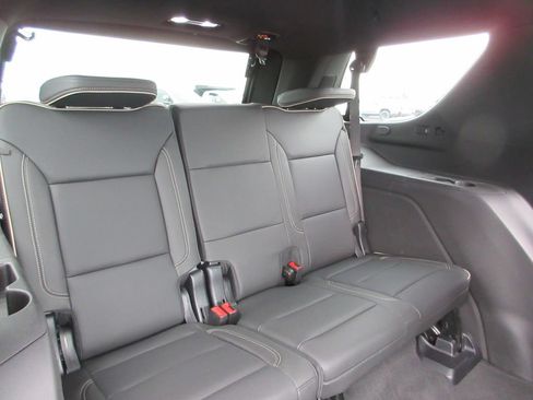 Used 2024 GMC Yukon SLT w/ SLT Luxury Package AWD/4WD image 26