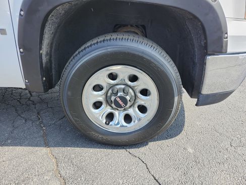 Used 2008 GMC Sierra 1500 W/T w/ SL Package image 8