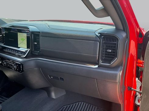Used 2022 Chevrolet Silverado 1500 LT RWD image 18