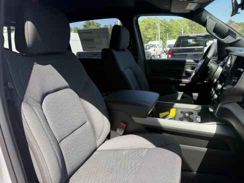 New 2026 RAM 1500 Express AWD/4WD image 14