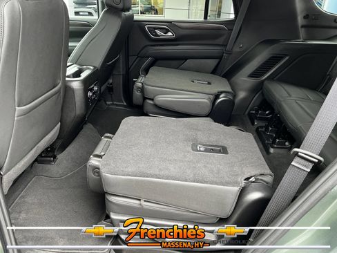 Used 2024 Chevrolet Tahoe LT w/ Luxury Package AWD/4WD image 12