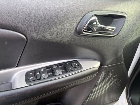 Used 2016 Dodge Journey SXT image 26