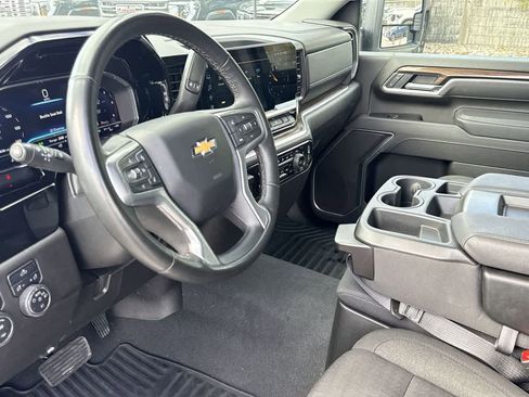 Used 2025 Chevrolet Silverado 2500 LT w/ Convenience Package AWD/4WD image 13