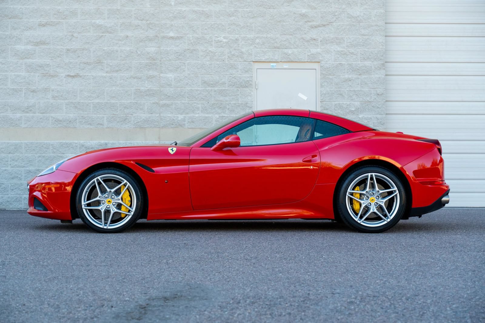 Used 2015 Ferrari California T RWD image 30