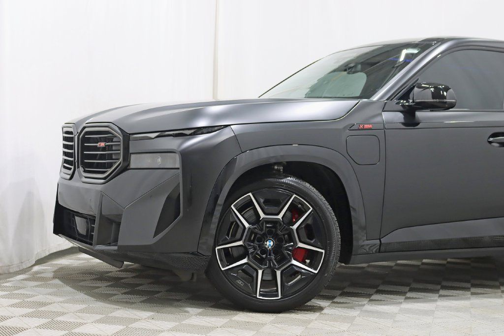Used 2023 BMW XM AWD/4WD image 2