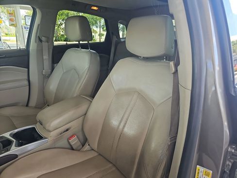 Used 2011 Cadillac SRX Luxury image 27