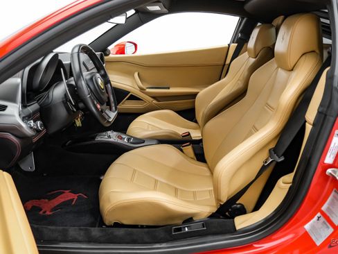 Used 2014 Ferrari 458 Italia Coupe RWD image 46