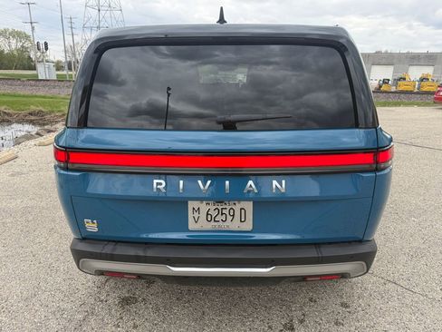 Used 2023 Rivian R1S Adventure AWD/4WD image 4