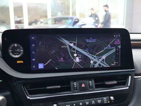 Certified 2025 Lexus ES 350 Ultra Luxury image 23